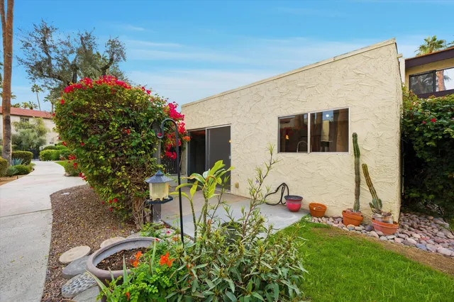 $350,000 | 1470 South Camino Real, Palm Springs, CA 92264