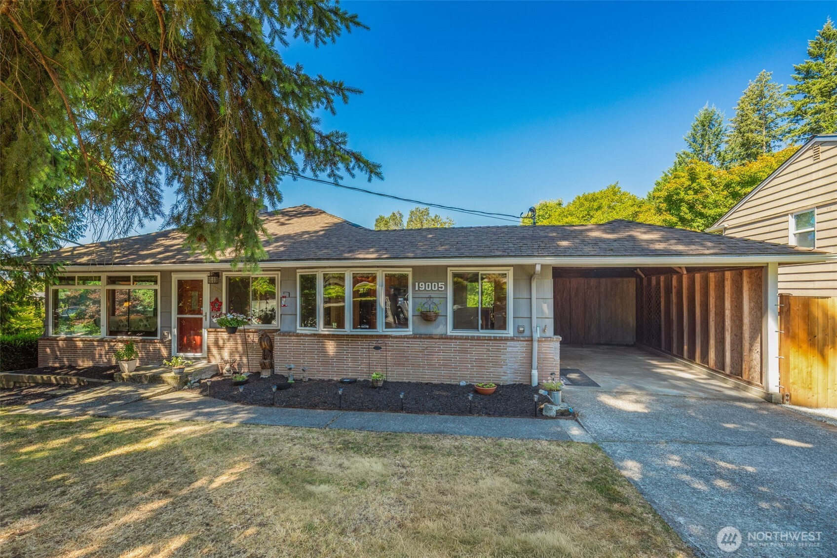 19005 104th Avenue Northeast Bothell, WA 98011 - Photo 2 of 22