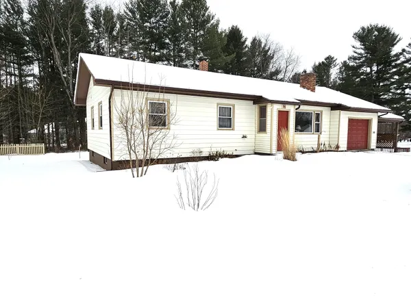 $271,500 | 92 Pine Street, Newport, VT 05855