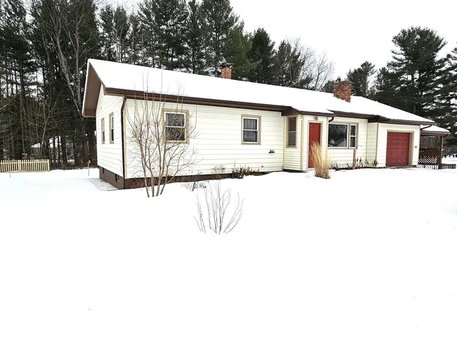 $279,000 | 92 Pine Street, Newport, VT 05855
