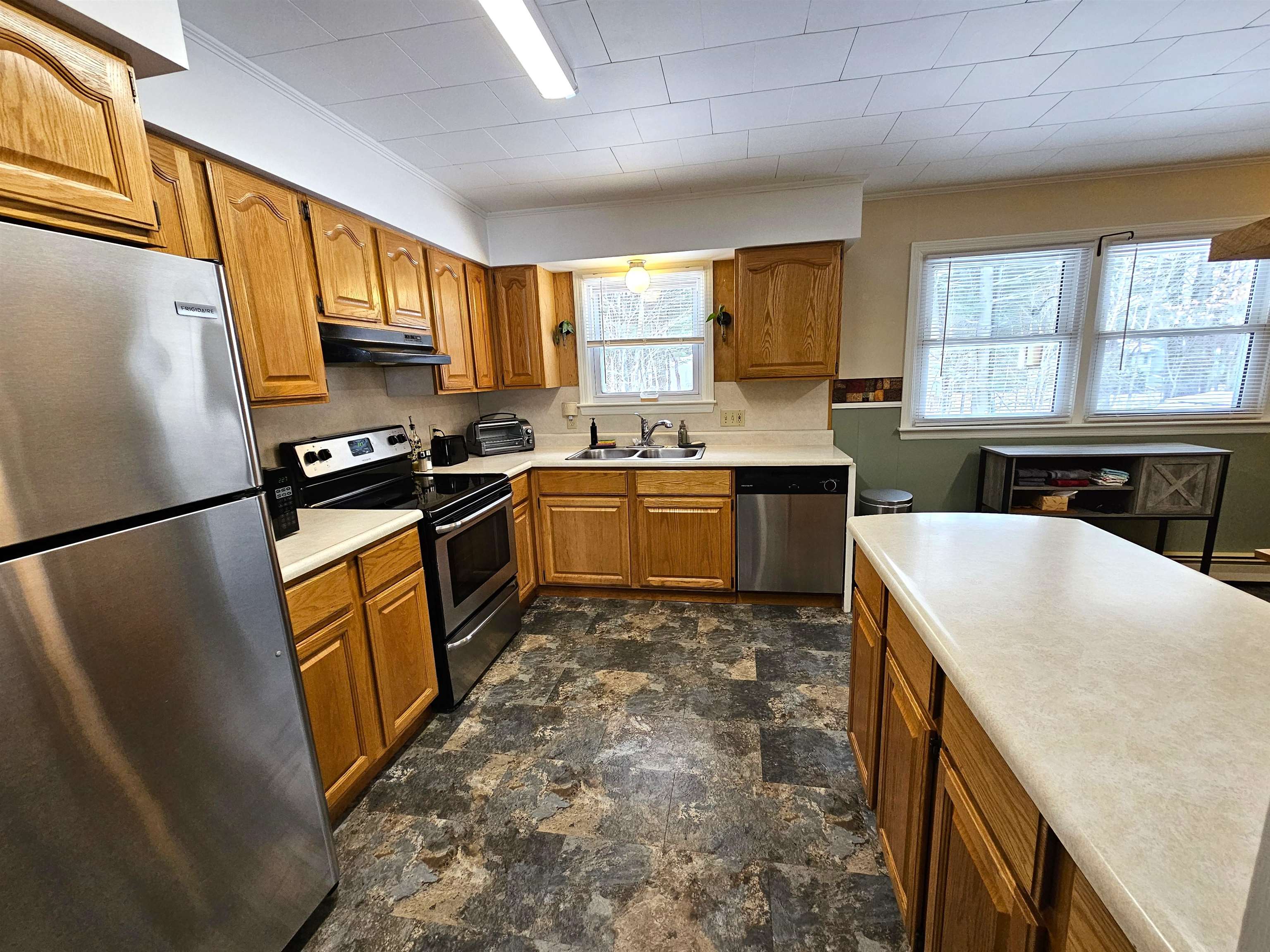 92 Pine Street Newport, VT 05855 - Photo 11 of 46