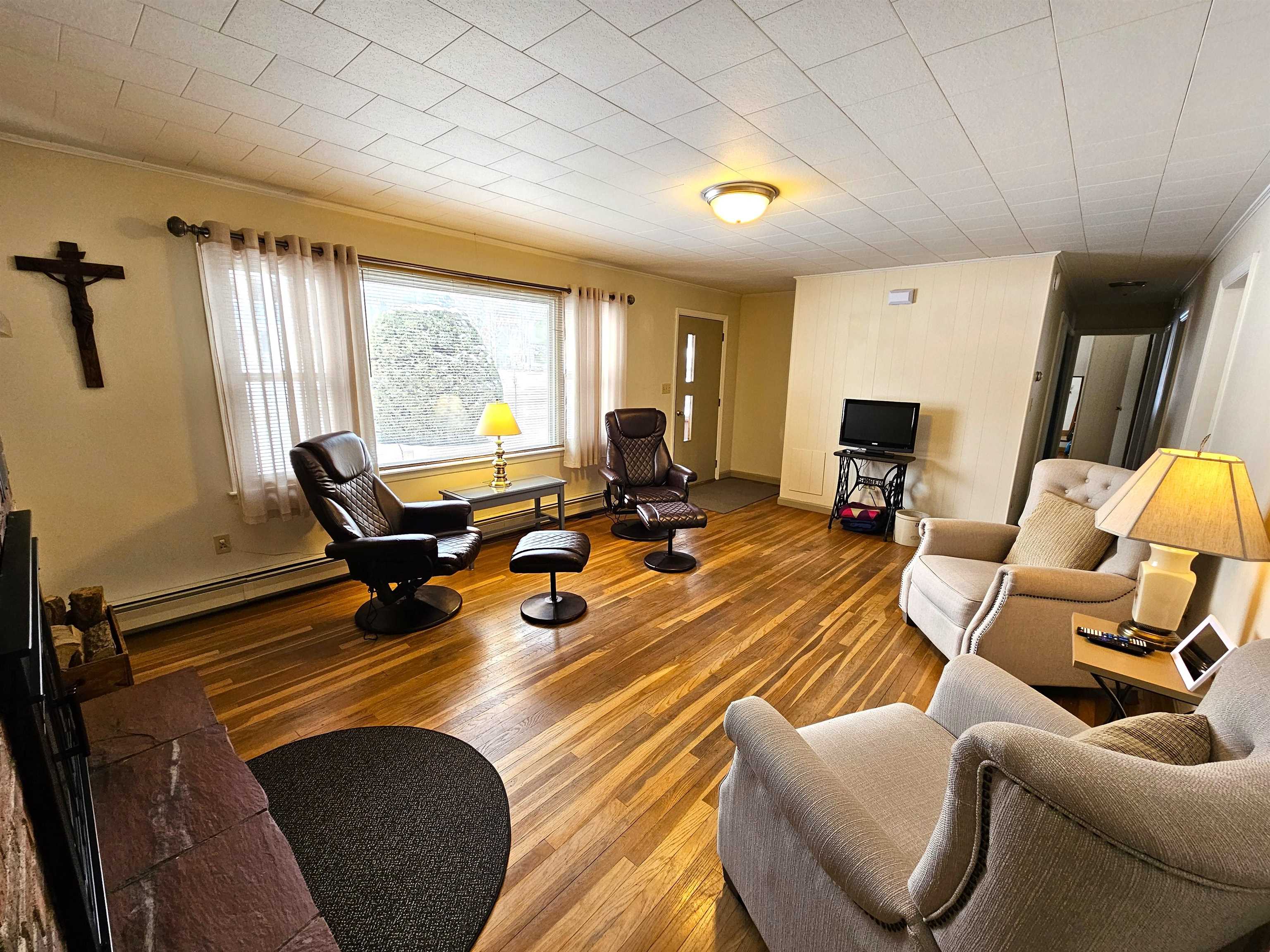 92 Pine Street Newport, VT 05855 - Photo 8 of 46