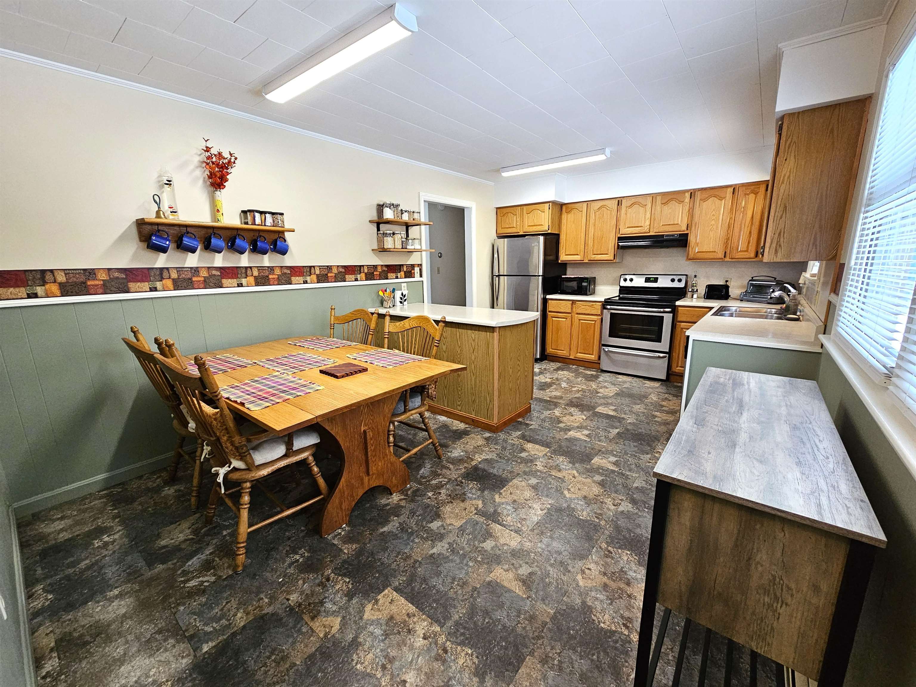 92 Pine Street Newport, VT 05855 - Photo 9 of 46