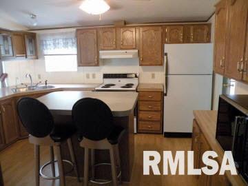 738 Moonglow Road Walnut Hill, IL 62893 - Photo 4 of 16