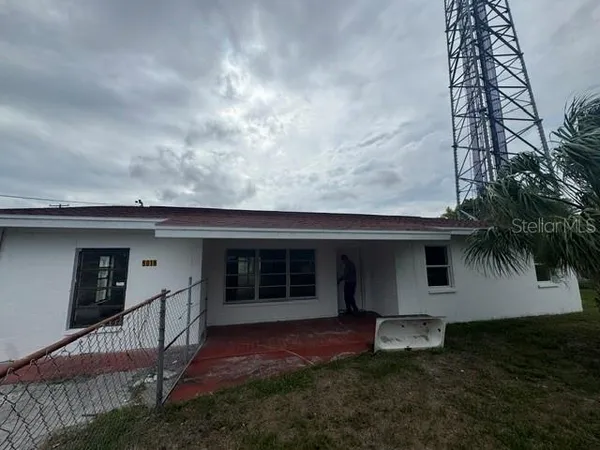 $10 | 5018 Grand Boulevard, New Port Richey, FL 34652
