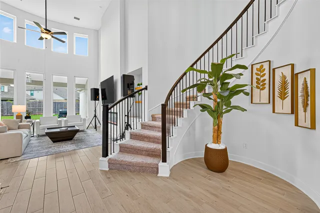 a view of entryway and hall