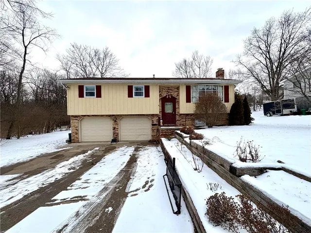 $1,600 | 2204 14th Street, Beaver Falls, PA 15010