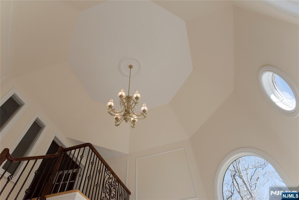 673 Glendale Road, Unit UPSTAIRS APA Franklin Lakes, NJ 07417 - Photo 12 of 19