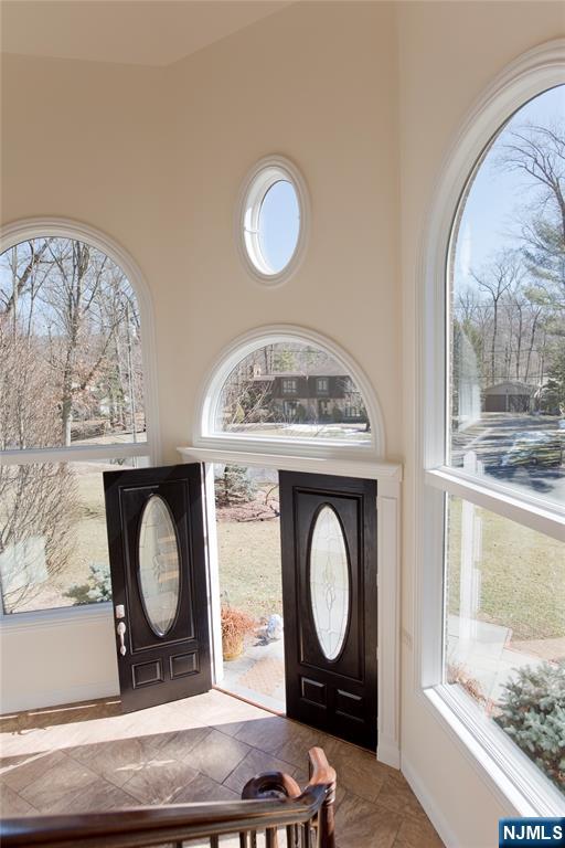 673 Glendale Road, Unit UPSTAIRS APA Franklin Lakes, NJ 07417 - Photo 14 of 19