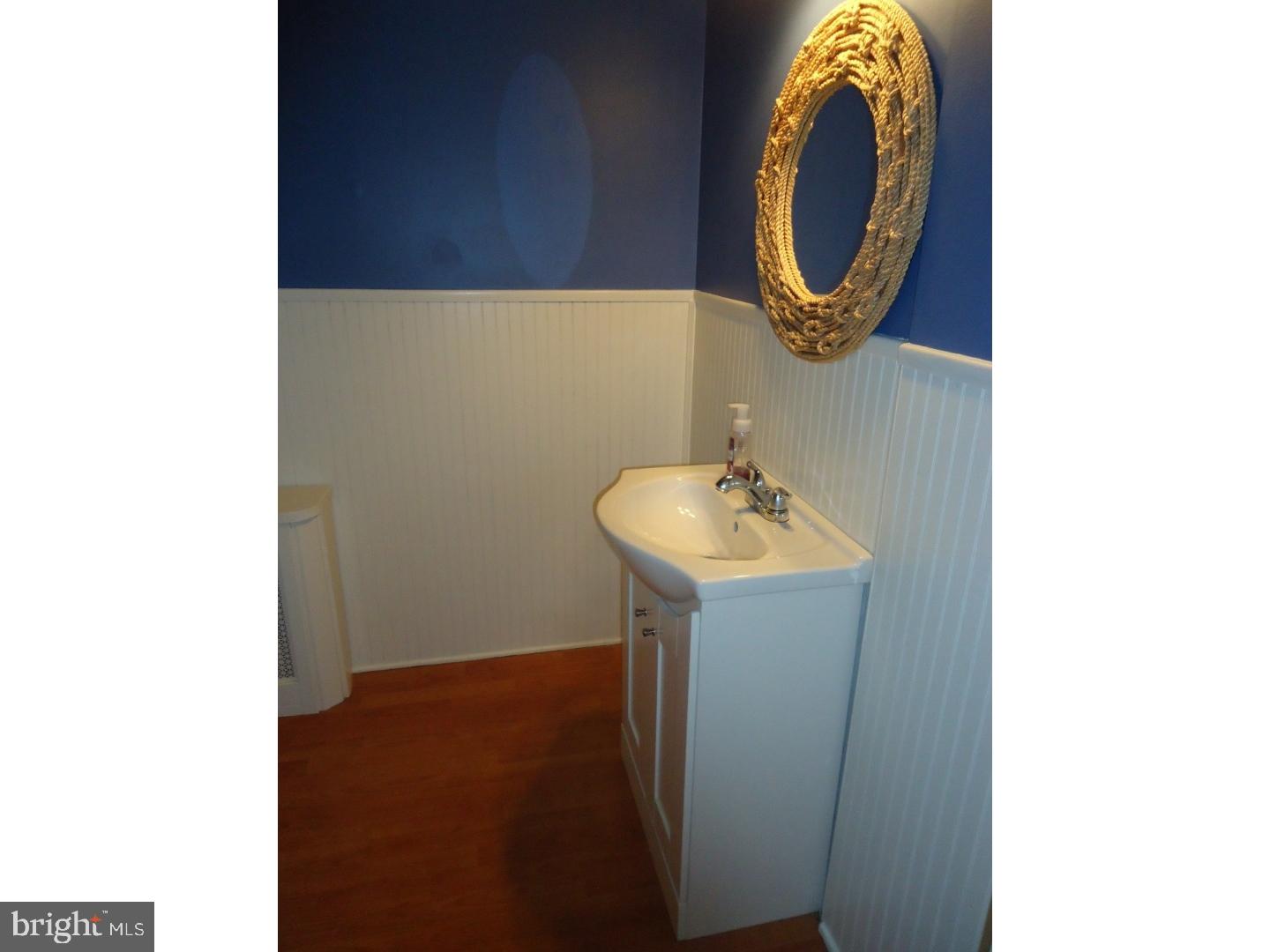 812 Southampton Road Philadelphia, PA 19116 - Photo 16 of 20 Bathroom