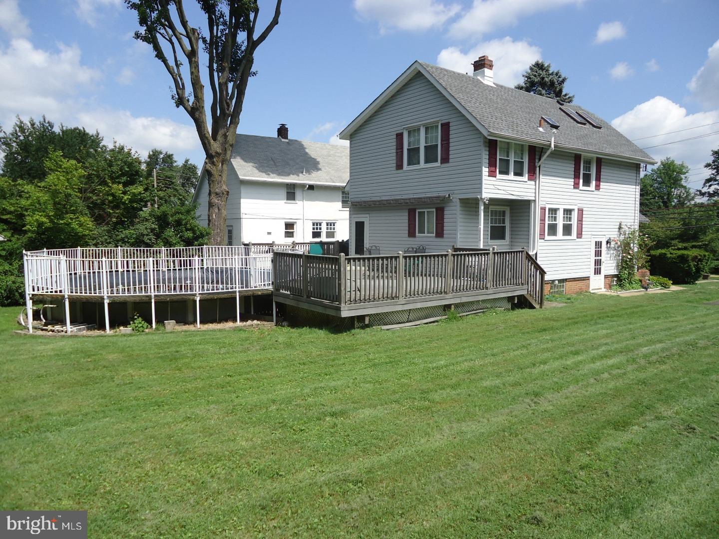 812 Southampton Road Philadelphia, PA 19116 - Photo 17 of 20 Exterior Back