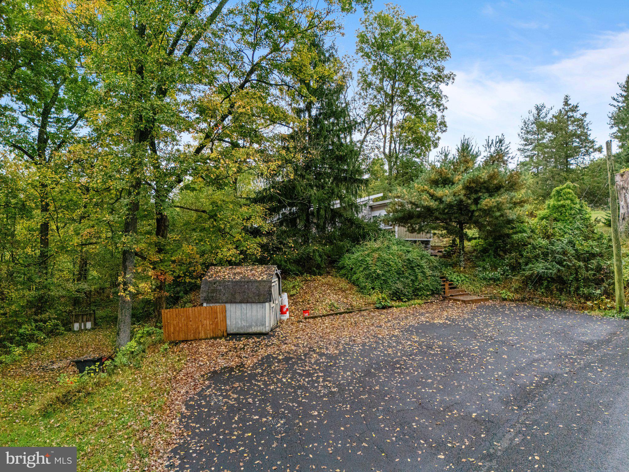2420 Sumneytown Road Harleysville, PA 19438 - Photo 26 of 34 Driveway
