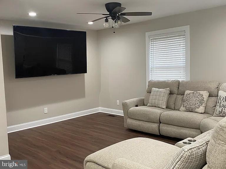 10584 Brent Town Road Catlett, VA 20119 - Photo 2 of 16 Living room