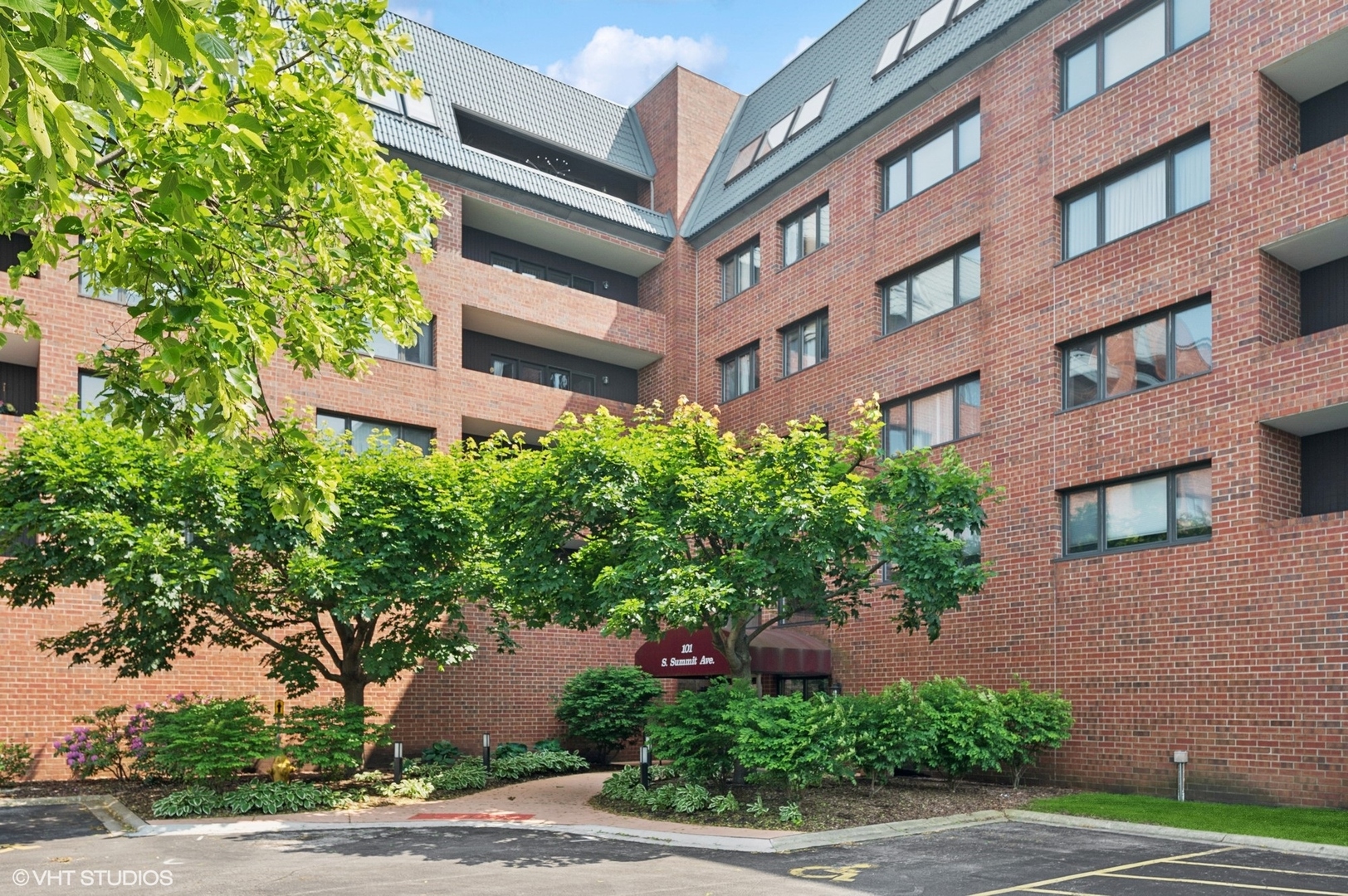 101 Summit Avenue, Unit 305 Park Ridge, IL 60068 - Photo 1 of 18 Gallery Image 1