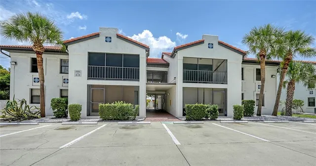 $369,000 | 631 North Orange Avenue, Unit 208, Sarasota, FL 34236