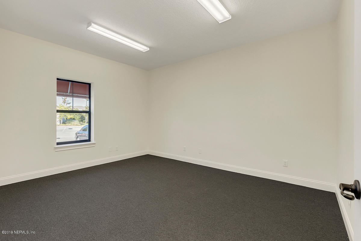 252 Paseo Reyes Drive St. Augustine, FL 32095 - Photo 9 of 15 an empty room with a window