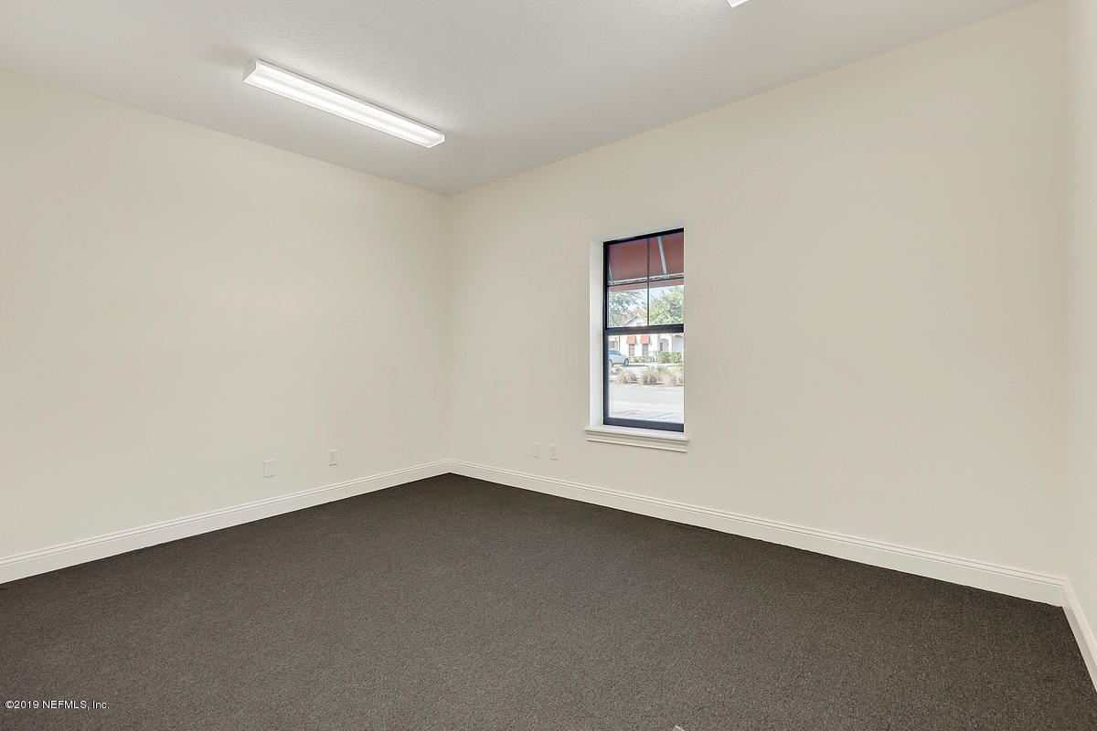 252 Paseo Reyes Drive St. Augustine, FL 32095 - Photo 10 of 15 an empty room with a window