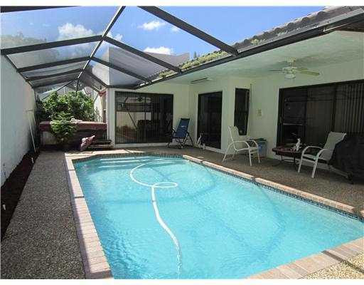 6951 Palmar Court Boca Raton, FL 33433 - Photo 2 of 18 Pool