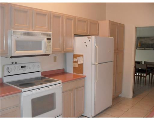 6951 Palmar Court Boca Raton, FL 33433 - Photo 10 of 18 Kitchen