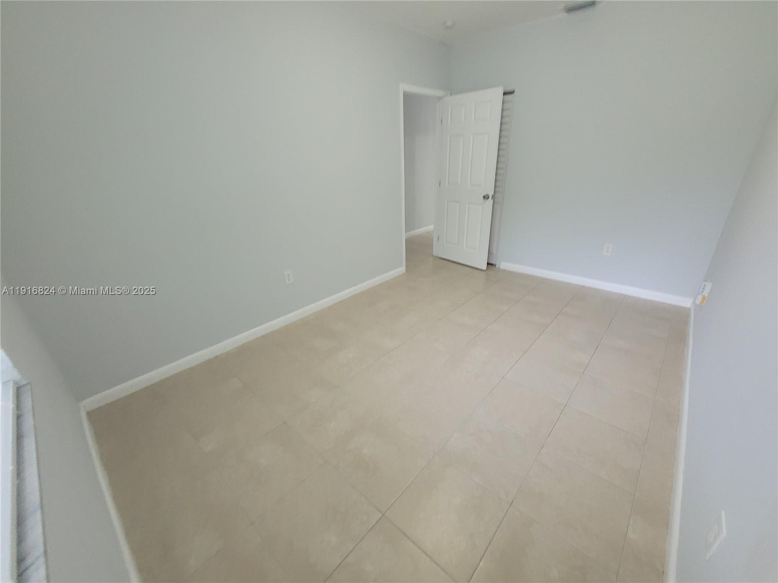 8839 Southwest 28th Street Miami, FL 33165 - Photo 19 of 29