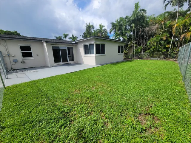 $3,690 | 8839 Southwest 28th Street, Miami, FL 33165