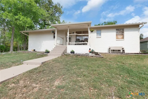 $224,500 | 505 South Summer Street, Lampasas, TX 76550