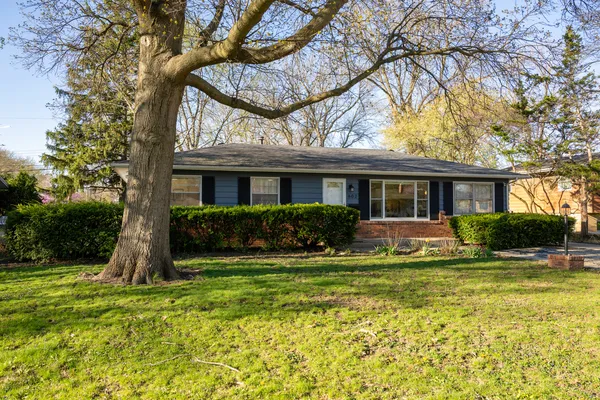 $259,900 | 602 East Sunnycrest Drive, Urbana, IL 61801