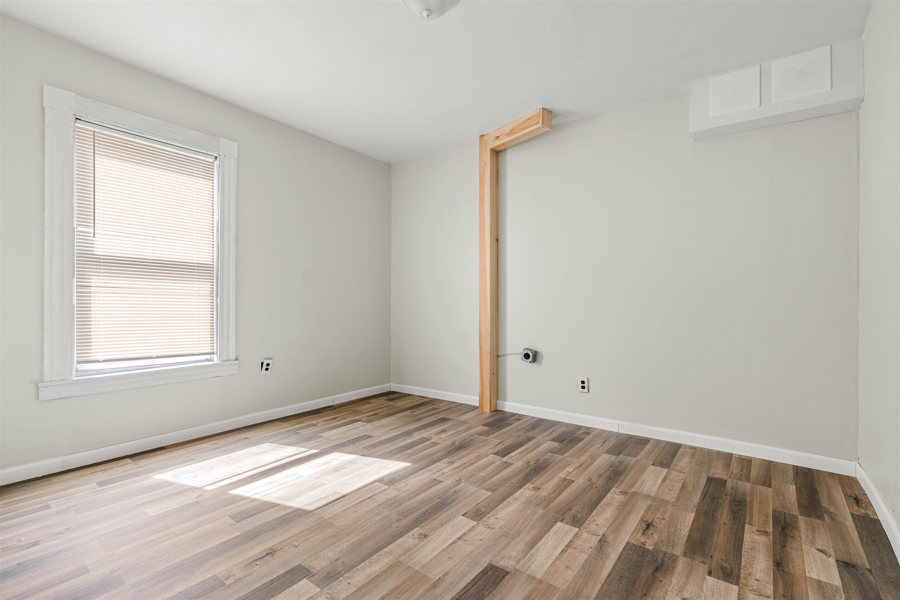 344 Maple Street Manchester, NH 03103 - Photo 14 of 39