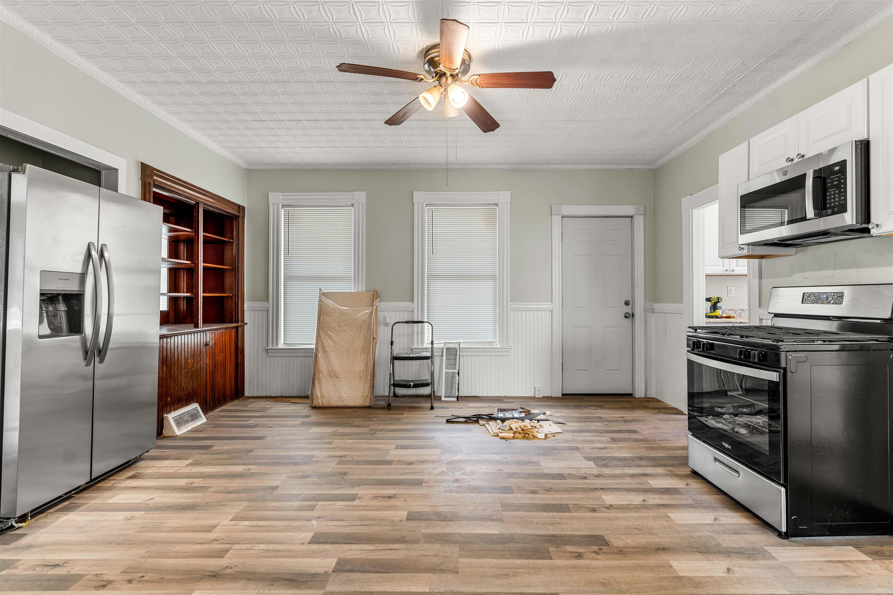 344 Maple Street Manchester, NH 03103 - Photo 4 of 39