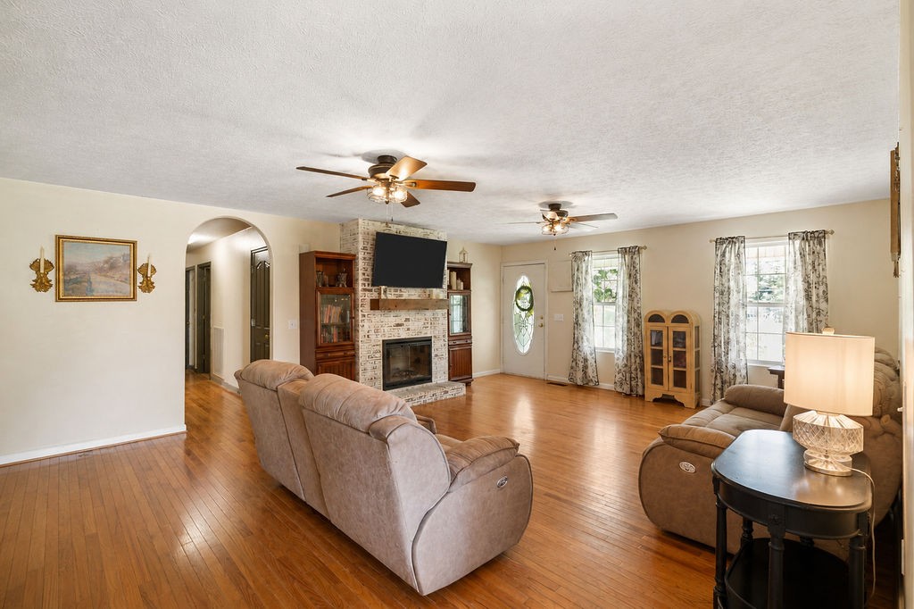 187 North Old Military Road Summertown, TN 38483 - Photo 6 of 36