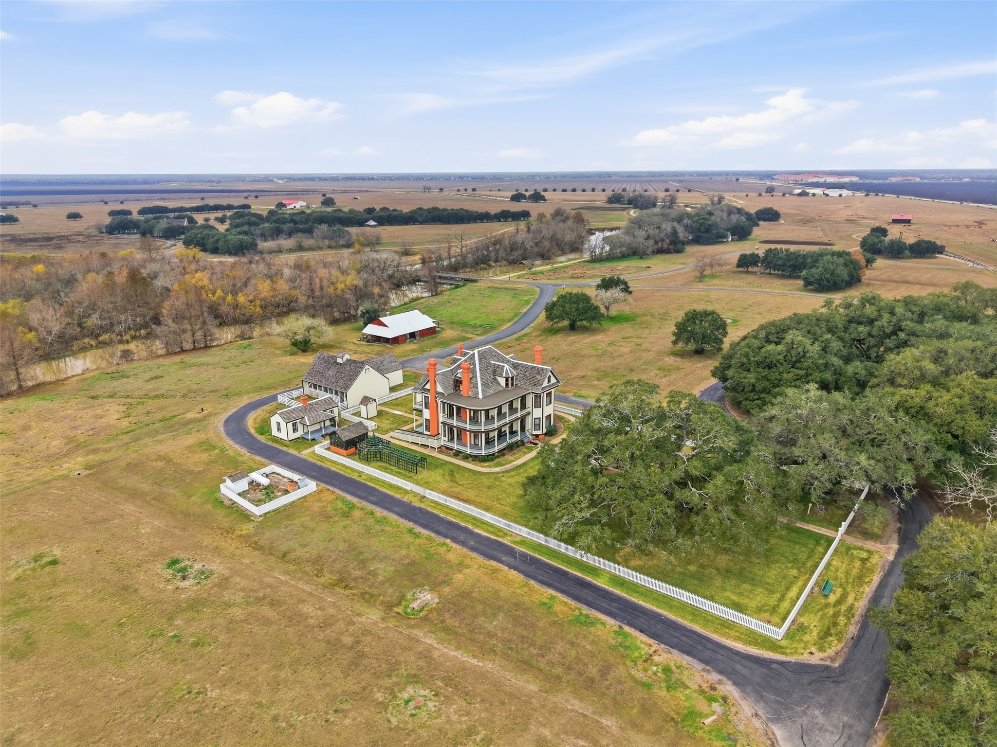 13614 Lake Ridge Drive Richmond, TX 77469 - Photo 4 of 16 a view of a city