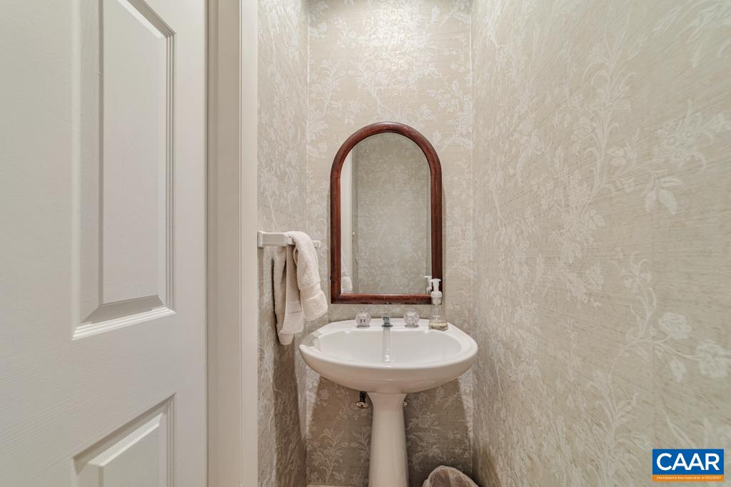 304 Club Road Louisa, VA 23093 - Photo 33 of 55 Tiny powder room