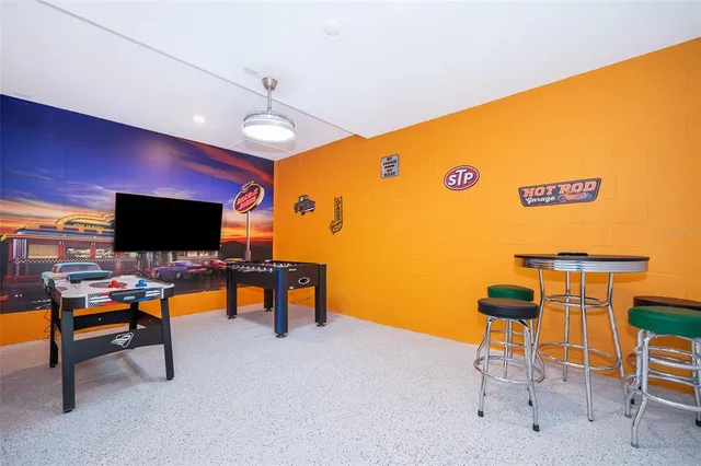 a view of a livingroom with furniture