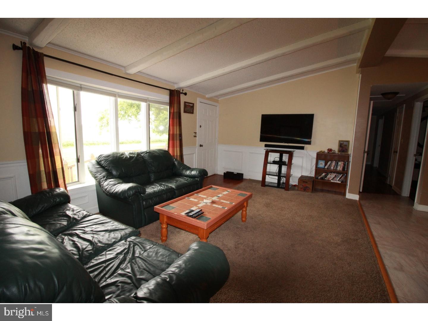 153 Harmony Road Bridgeton, NJ 08302 - Photo 7 of 25 Living Room