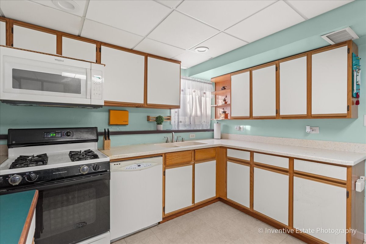 17W645 Lorraine Avenue Addison, IL 60101 - Photo 22 of 28