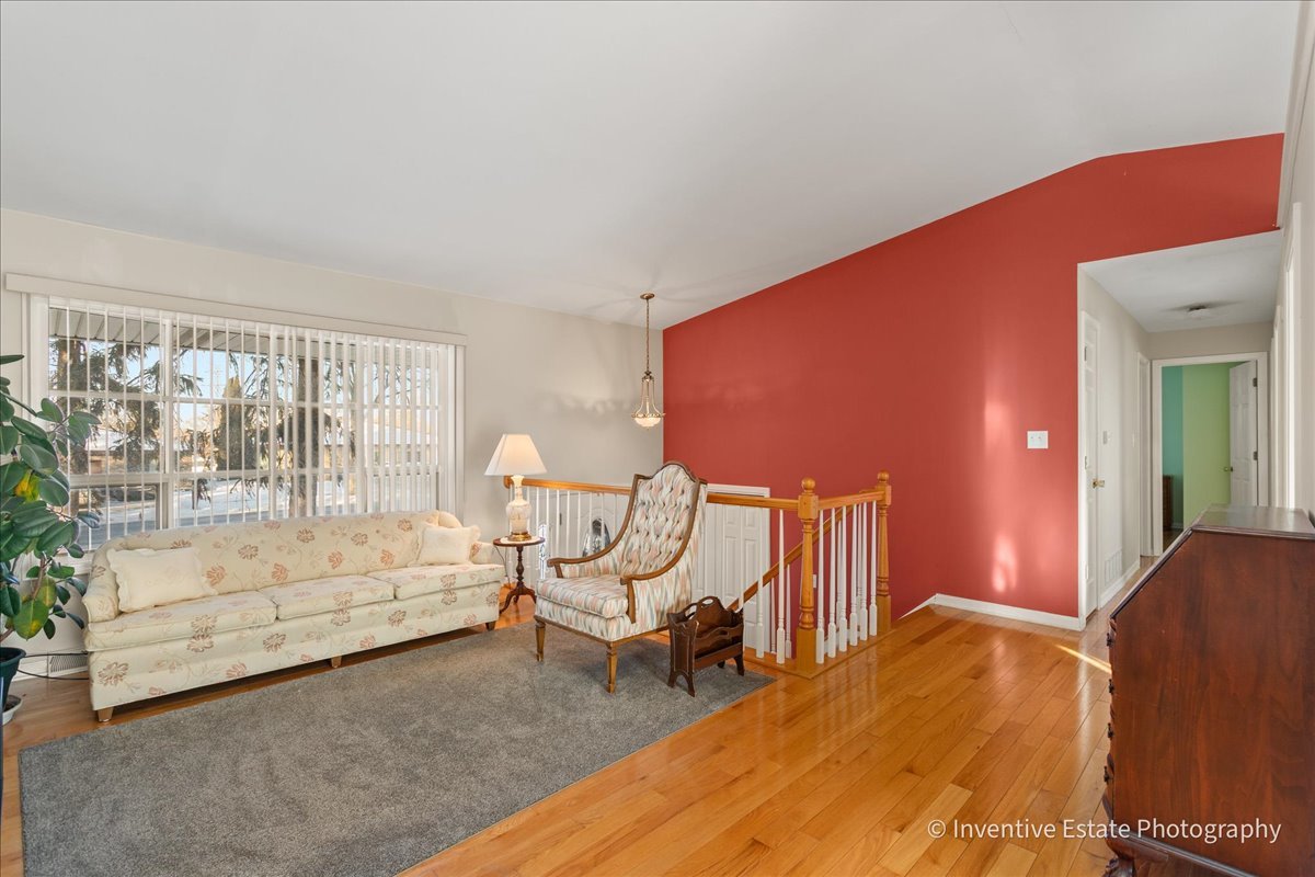 17W645 Lorraine Avenue Addison, IL 60101 - Photo 6 of 28