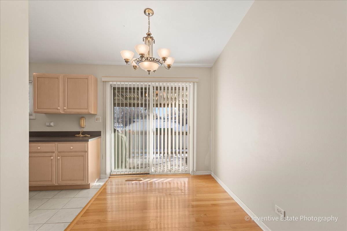 17W645 Lorraine Avenue Addison, IL 60101 - Photo 8 of 28