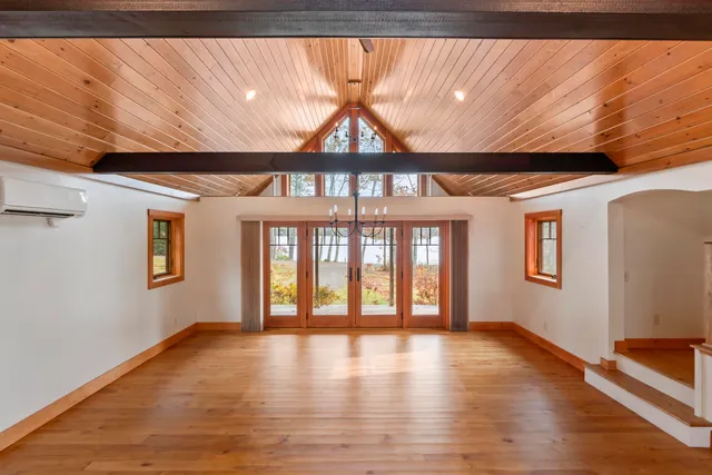 $1,250,000 | 101 Butter Point, Waldoboro, ME 04572