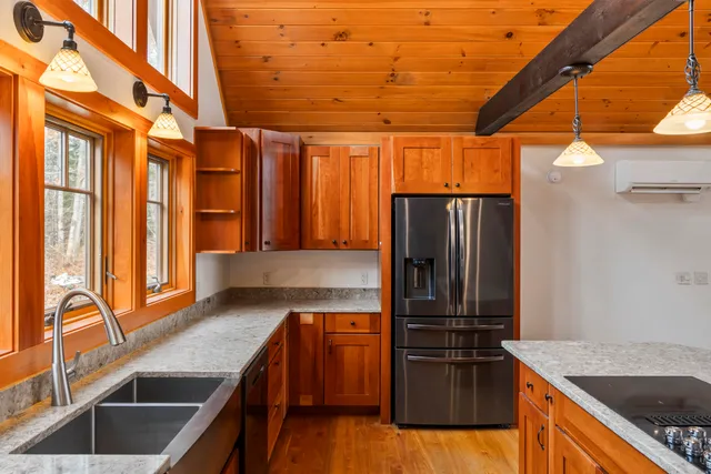 $1,250,000 | 101 Butter Point, Waldoboro, ME 04572