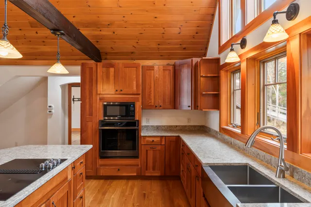 $1,250,000 | 101 Butter Point, Waldoboro, ME 04572