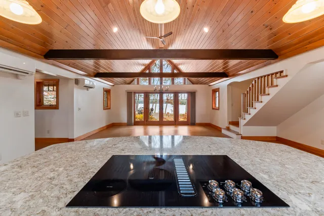 $1,250,000 | 101 Butter Point, Waldoboro, ME 04572