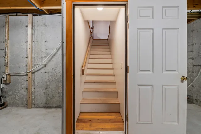 $1,250,000 | 101 Butter Point, Waldoboro, ME 04572