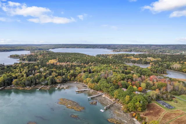 $1,250,000 | 101 Butter Point, Waldoboro, ME 04572