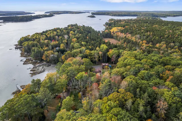 $1,250,000 | 101 Butter Point, Waldoboro, ME 04572