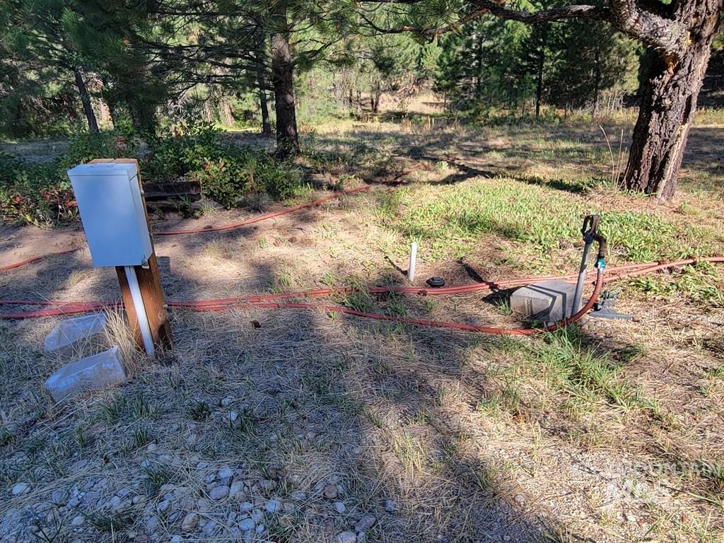 85 East Prospectors Drive Cascade, ID 83611 - Photo 4 of 13 Exterior view