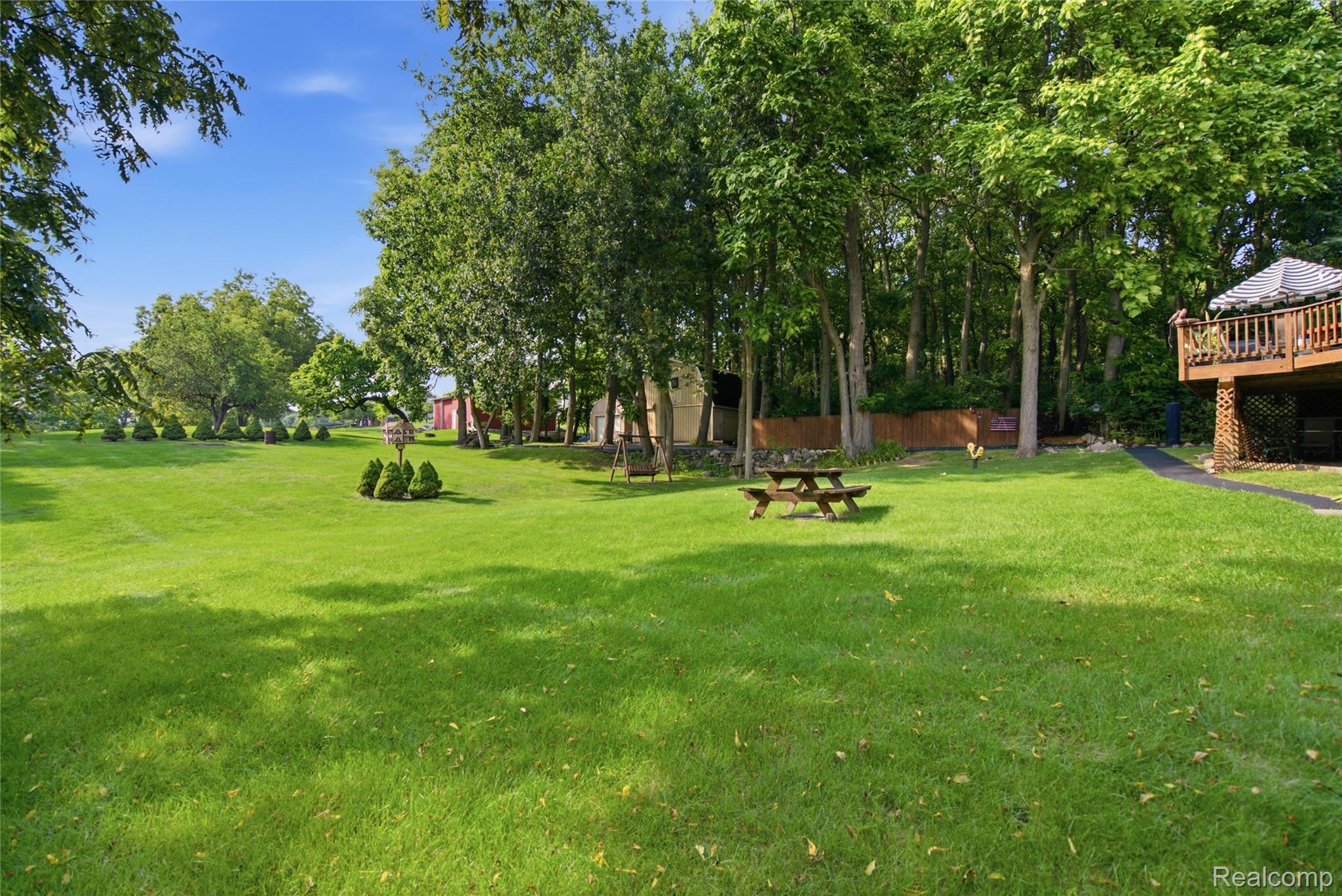 11325 Hartland Road Fenton, MI 48430 - Photo 31 of 37 48-DSC02379.jpg