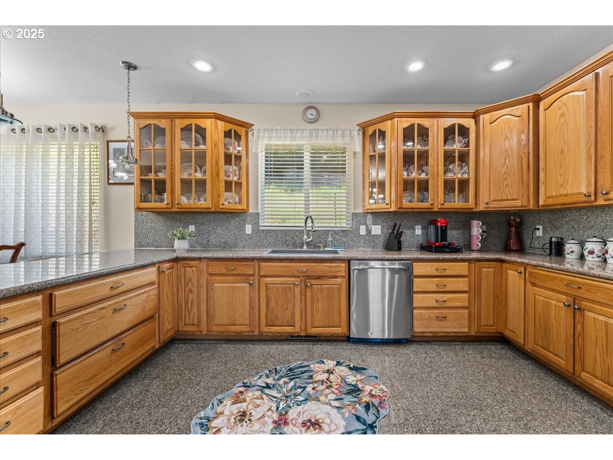 5122 Southeast Jenne Road Portland, OR 97236 - Photo 23 of 36