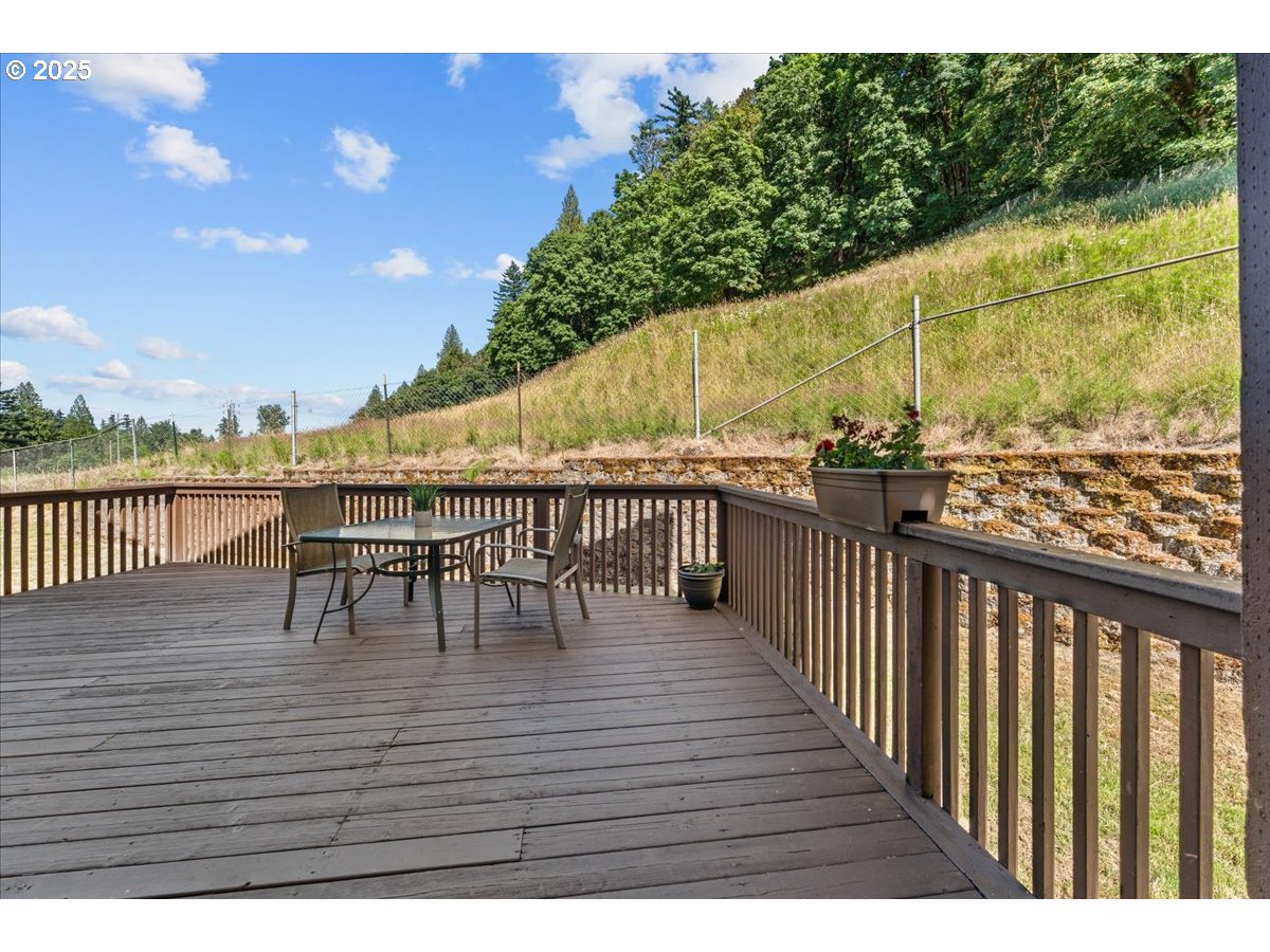 5122 Southeast Jenne Road Portland, OR 97236 - Photo 6 of 36