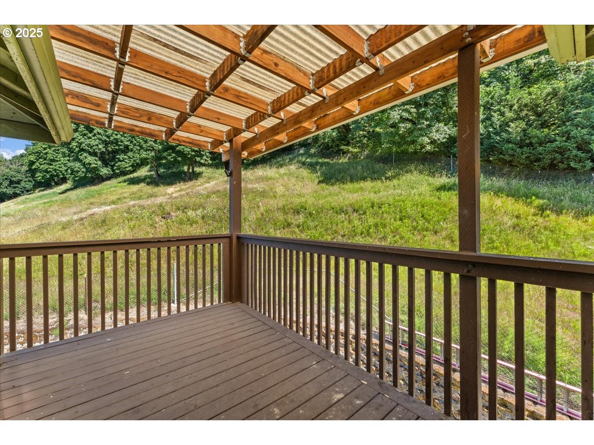 5122 Southeast Jenne Road Portland, OR 97236 - Photo 7 of 36