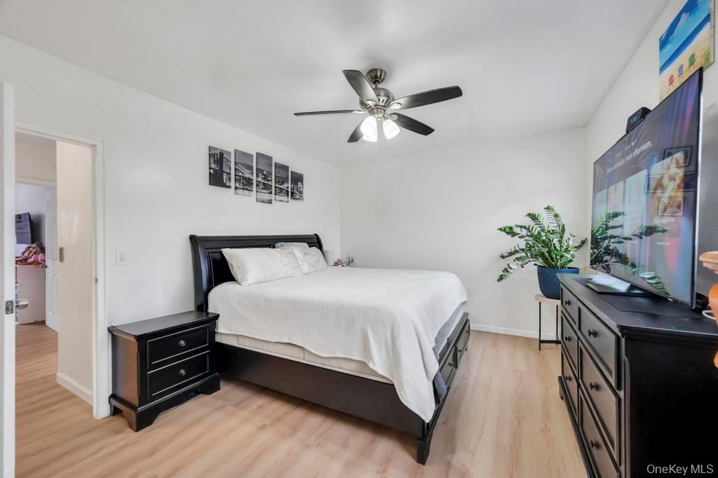 280 Balcom Avenue Bronx, NY 10465 - Photo 23 of 33 Primary King Size Bedroom.
